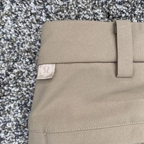 Lululemon Commission Pant Classic *Warpstreme 34/32"
Artifact - Picture 7 of 8